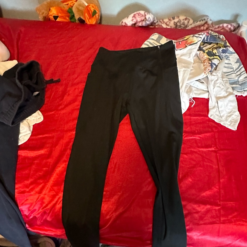black leggings with pockets feel just like lulu just cheaper